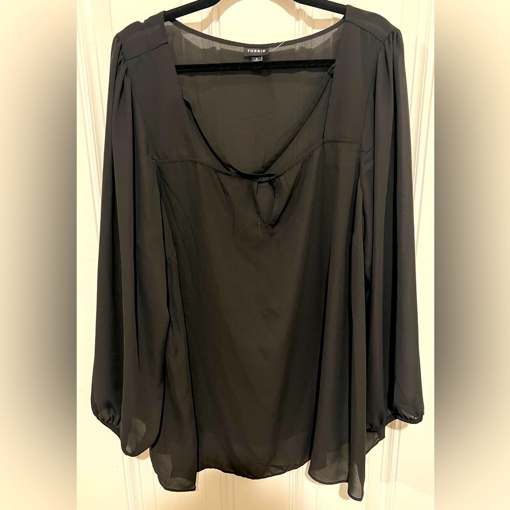New! Torrid Black Sheer Long Sleeve Flowy Blouse in Size 4 or 26/28  Classy Goth